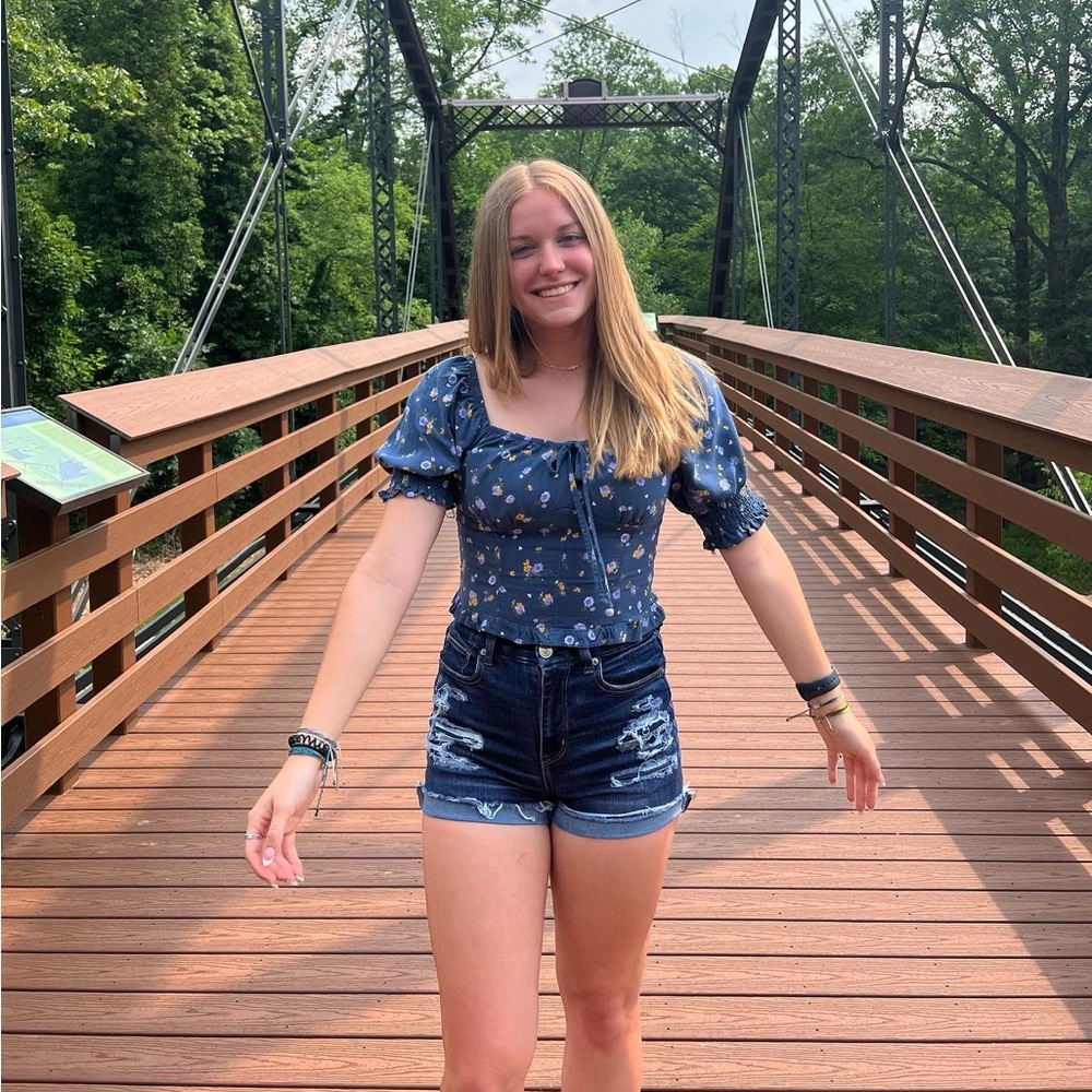 Meet your Posher, Kacie